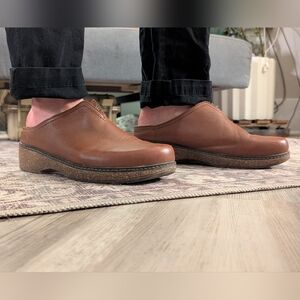 Women's Earth Brown Clogs